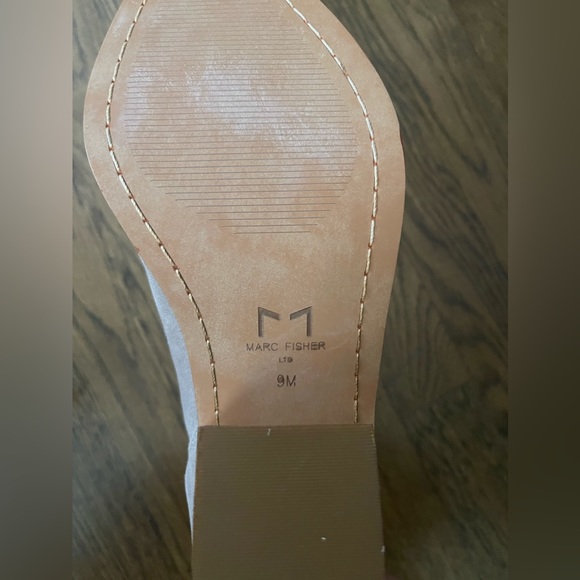 Marc Fisher | Teona Pointy Toe Chelsea Bootie - Picture 5 of 6